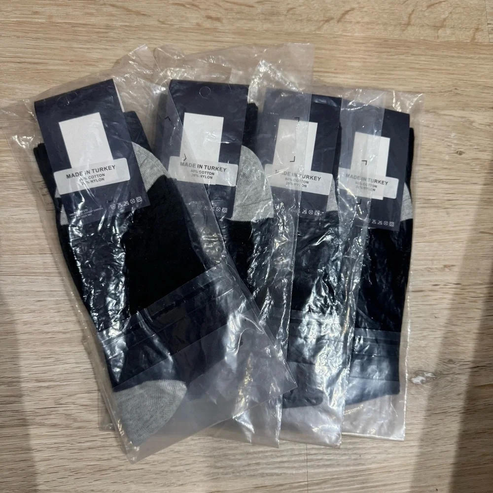 4 Pairs Fred Perry stylized Union Jack flag design in black and grey color *New* - Picture 3 of 4